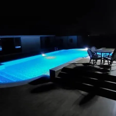 Happiness Konukevi 3*